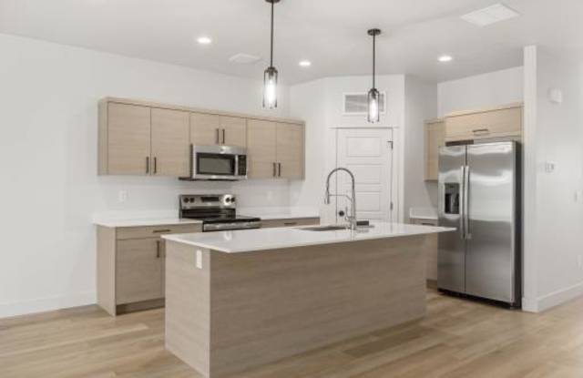 4631 King Ave W photos photos