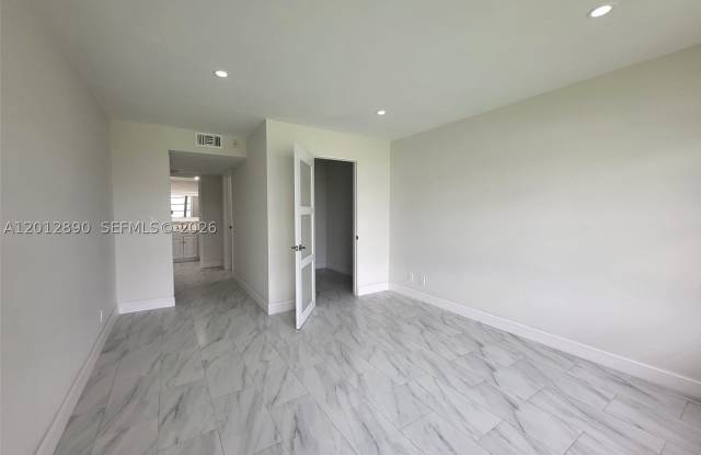 903 Cypress Ter Gallery 2
