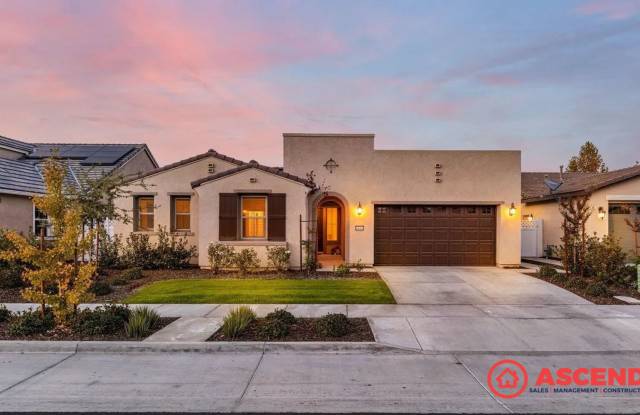 Beautiful 3-Bedroom Home in HOA Community with Pool & Full Appliances! photos photos