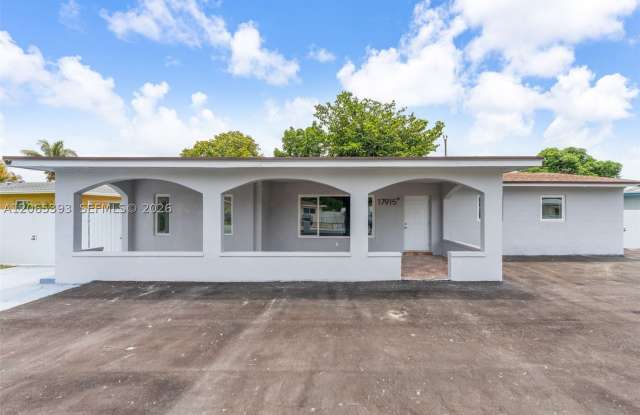 17915 NW 43rd Ct Gallery 1
