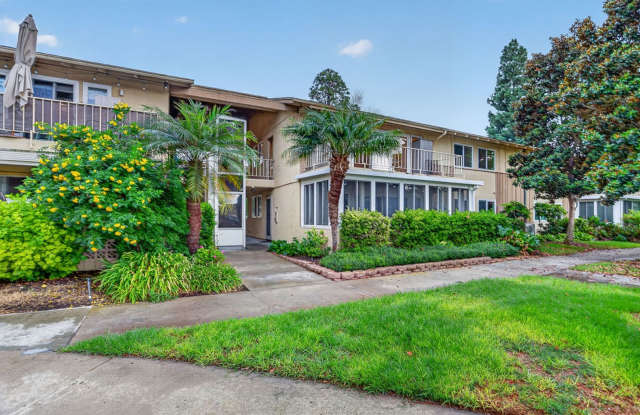 Updated Upper-Level Two-Bedroom Condo in Laguna Woods with Elevator! Gallery 1