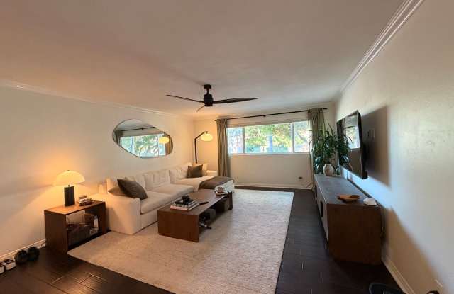 Beautifully Updated 2 bd 2 ba Crown Point Condo photos photos
