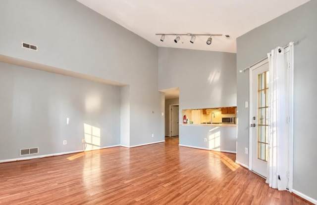 3121 CHARING CROSSING Gallery 1