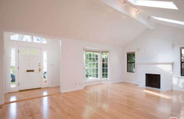 1134 South CREST Drive Gallery 3