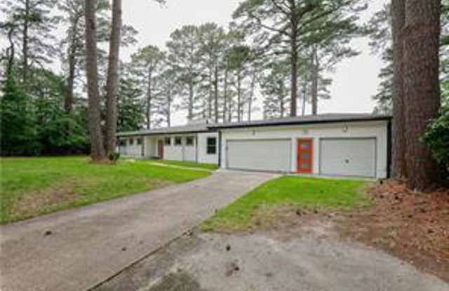 4 BED/3 BATH LOCATED IN A WATERFRONT COMMUNITY! photos photos