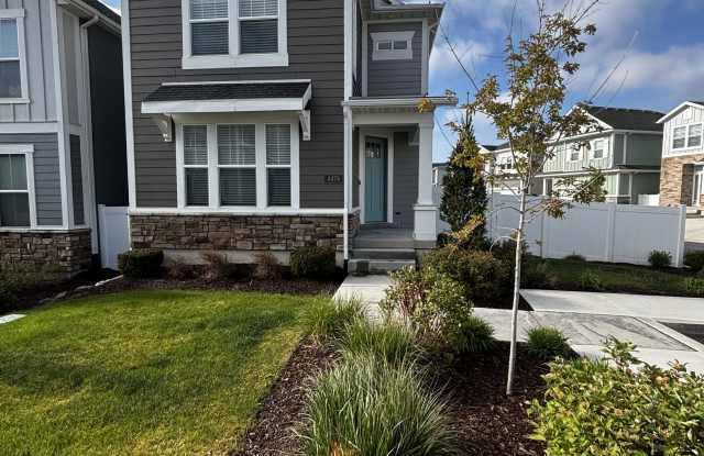 4478 W 2550 N photos photos