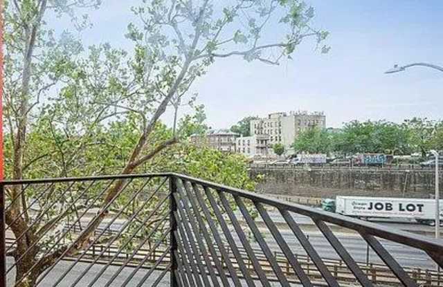 1847 Cross Bronx Expressway Gallery 3