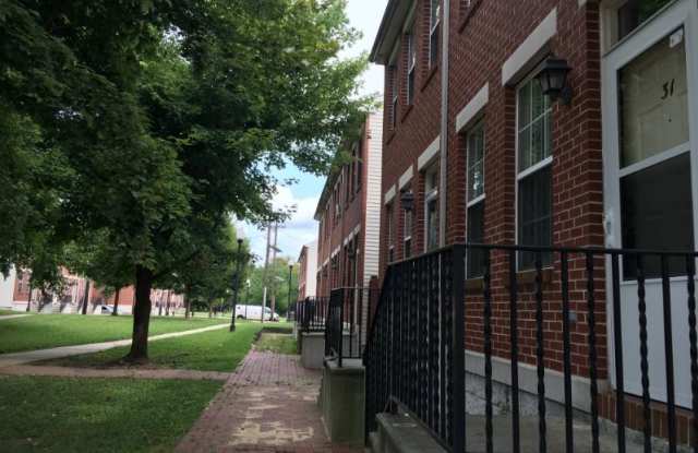 31 W Greenway Walkway Gallery 2