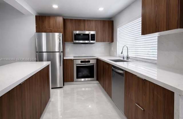 916 NE 2nd St photos photos