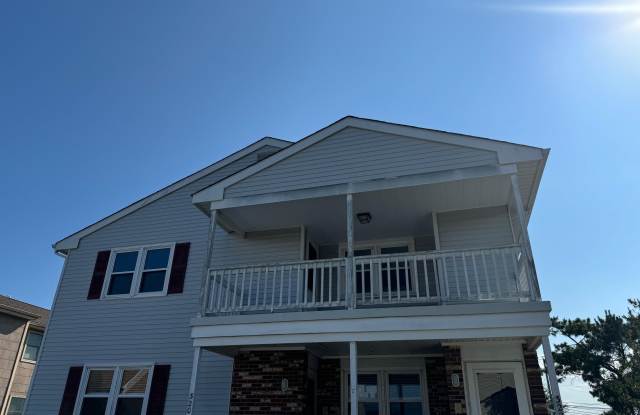 320-22 Waldon Dr - 320 Waldon Drive, Ventnor City, NJ 08406