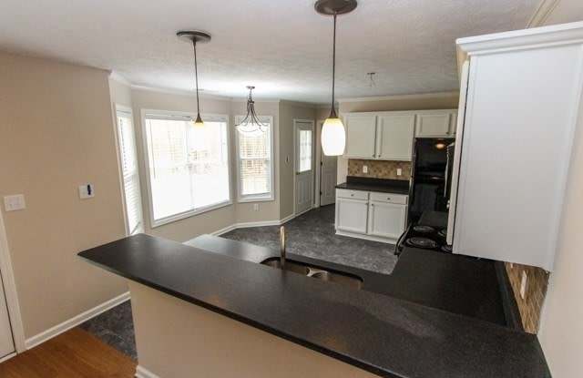 120 Michael Ct Gallery 3