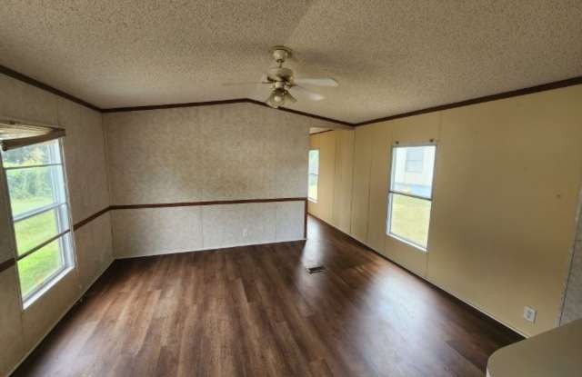 Welcome home to 42 Wilma Lane, Conway, Little Rock for rent - ** Move in Special - First Month is half price and Zero Deposit Option, Please read the full description** Gallery 4