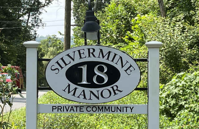 1 Silvermine Manor photos photos