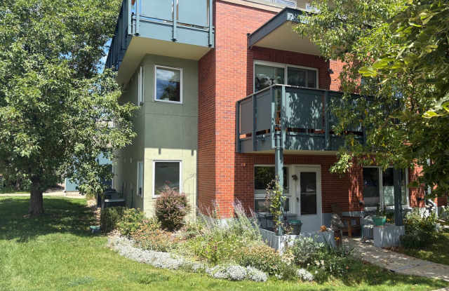 Fully Furnished Updated 2 Bed 2 Bath Condo. Available November 1 - April 30 2026 photos photos