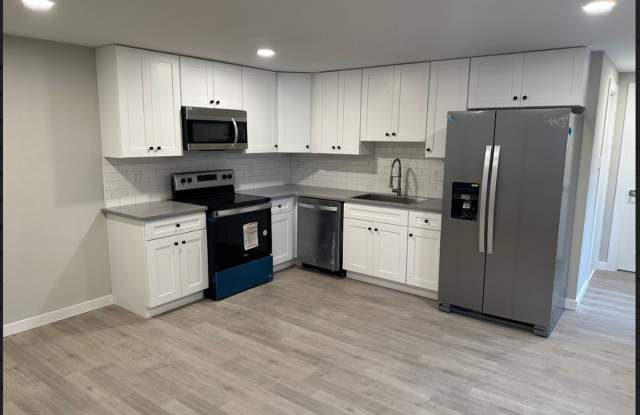 7028 Ridge Ave photos photos