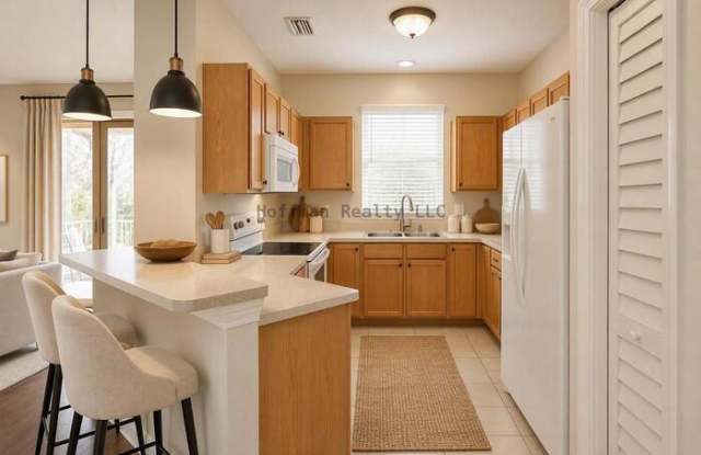 12239 Country White Circle Gallery 3