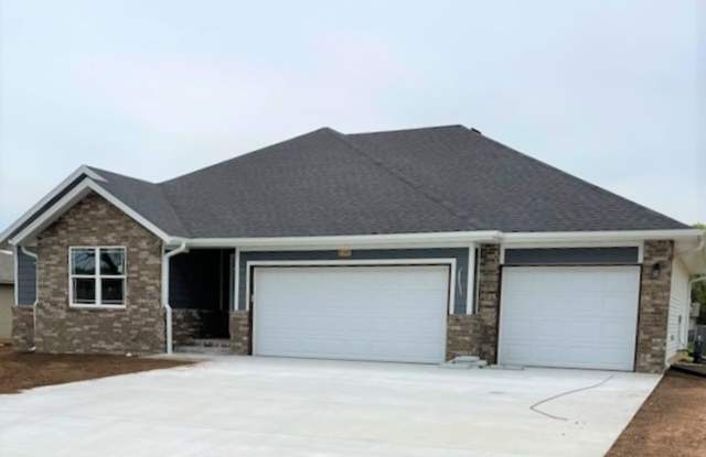 Beautiful Nearly New 3 Bed Home In Willard School District - 4384 West Riley Street, Greene County, MO 65802