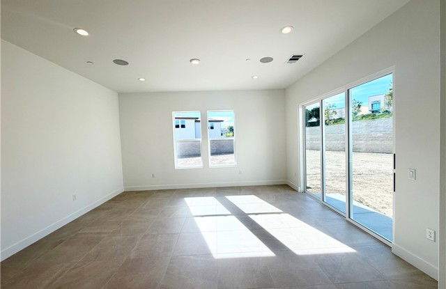 101 Chapman - 101 Chapman, Lake Forest, CA 92630