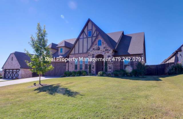 Stunning 4 Bedroom/3 Bathroom Home near Lake Torraine (Chaffee Crossing Area) - Available in December - 8606 Gatehouse Way, Fort Smith, AR 72916