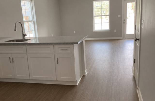 555 Railroad Avenue - A Gallery 2