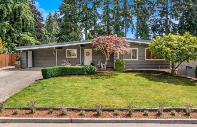 Beautiful and spacious 3 bed + office area  2 bath home with large backyard in Lake Hills, Bellevue photos photos