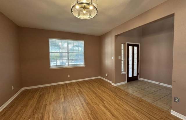 Great 2 story home in Scofield Farms available for rent! Gallery 3
