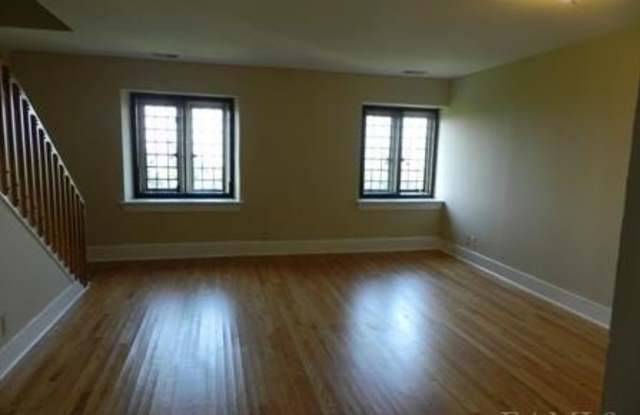 304 Chateau Rive Street Gallery 4