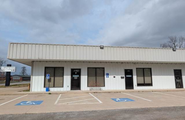 Office/Retail Commercial Space in Pryor Gallery 4
