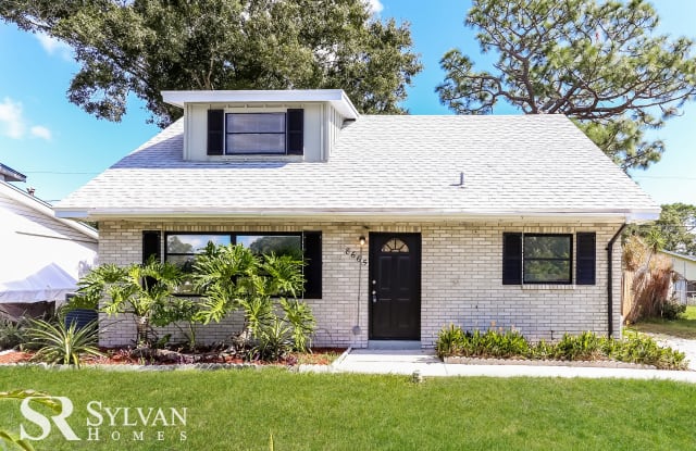8665 92nd St - 8665 92nd Street, Pinellas County, FL 33777