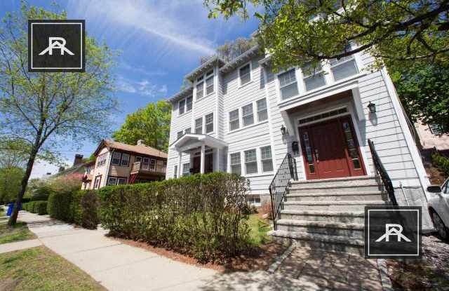 35 Beaconsfield Rd. - 35 Beaconsfield Road, Brookline, MA 02445