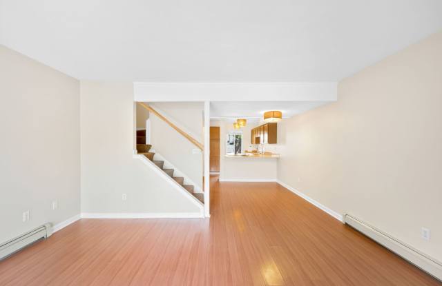 3BD, 2.5 Boulder Townhome with 1-Car Garage Gallery 4