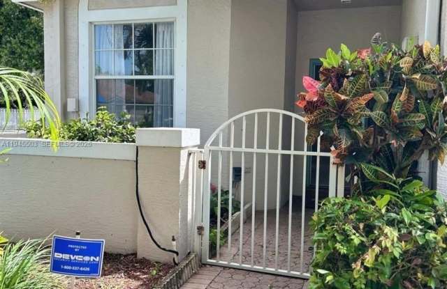 2480 E Aragon Blvd photos photos