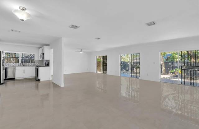 13011 SW 80th St photos photos