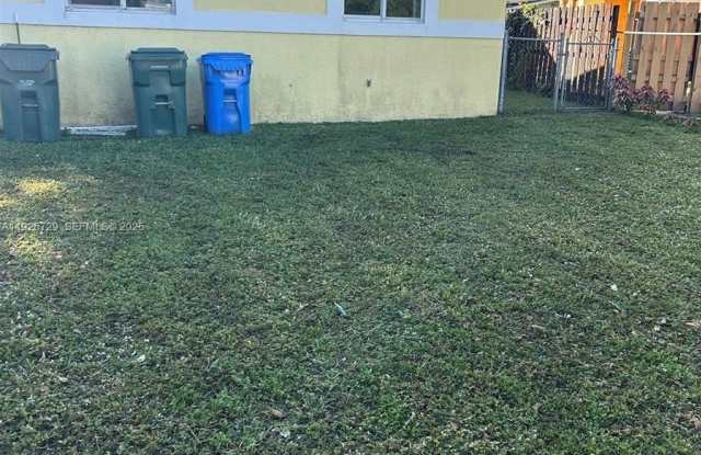 250 NE 41st St photos photos