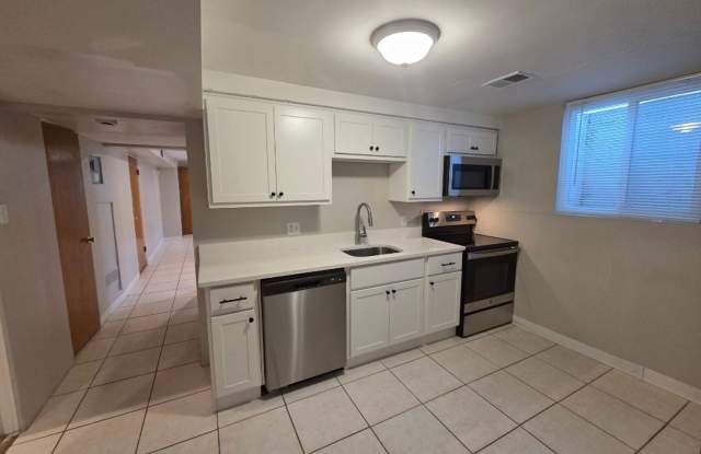 $500.00 off First months rent!! Stylishly Updated and Super Spacious 1-Bed, 1-Bath Apartment – Just 2 Blocks from the University of Denver!! photos photos