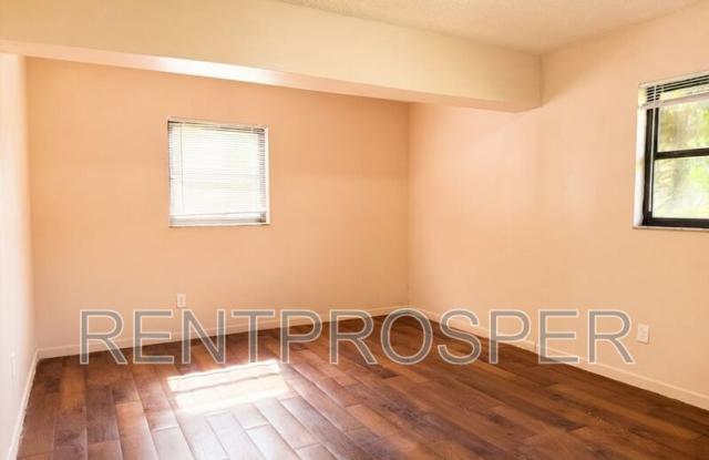 1150 S De Leon Ave Gallery 2