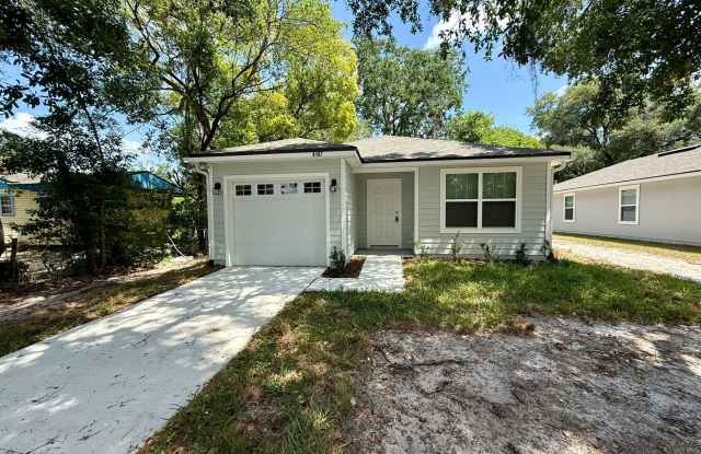 NEW CONSTRUCTION HOME ON WESTSIDE! photos photos