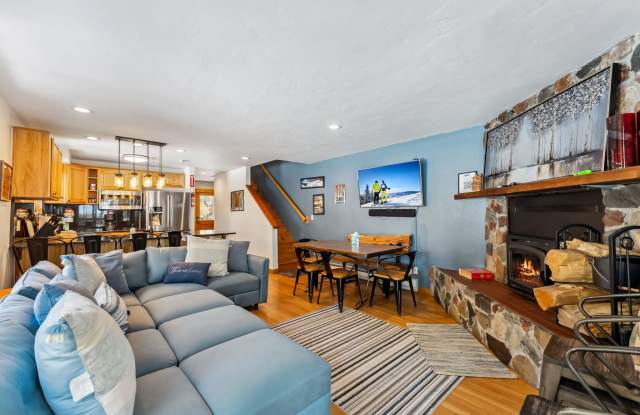 876 Broken Lance Drive Gallery 3