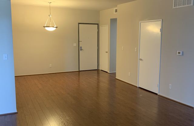 10717 Lawler Street Gallery 2