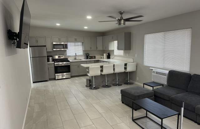 542 N Eucalyptus Ave photos photos