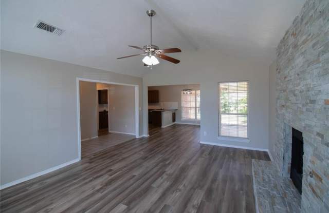 525 NW 171st Terrace Gallery 4