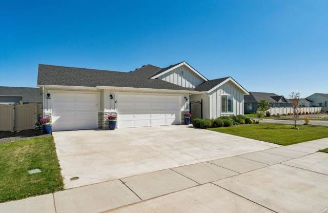 17602 North Beckwourth Avenue Gallery 1