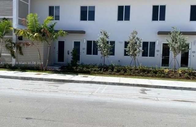10300 NW 66th St photos photos