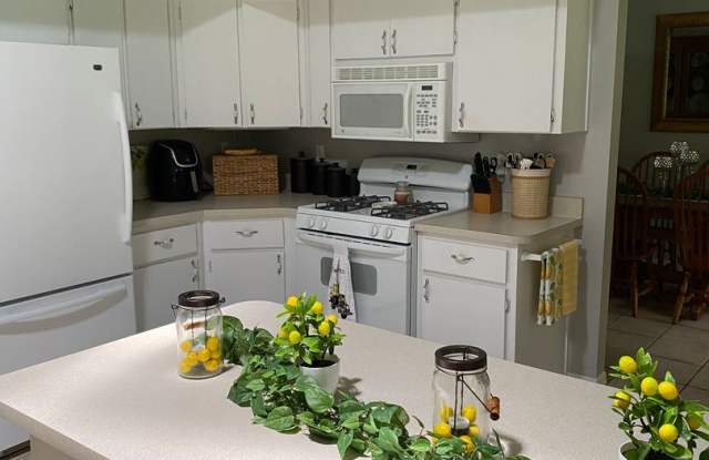 26608 Racquet Circle Gallery 4