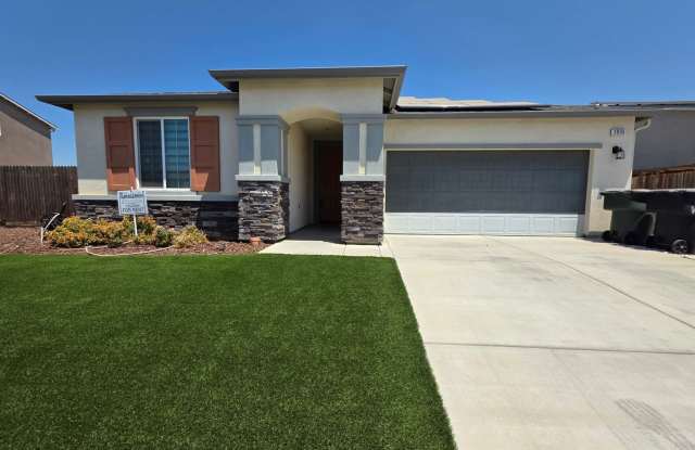 Solar , open floor plan, walk in shower, vinyl plank bedrooms, Covered patio photos photos