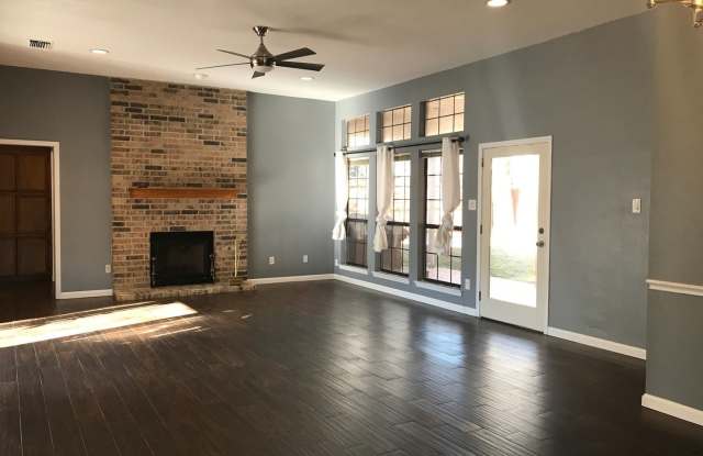 801 Meadow Creek Drive Gallery 3