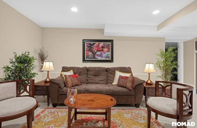 Charming 2BR  Unit  in a Single Family  Property Gallery 1