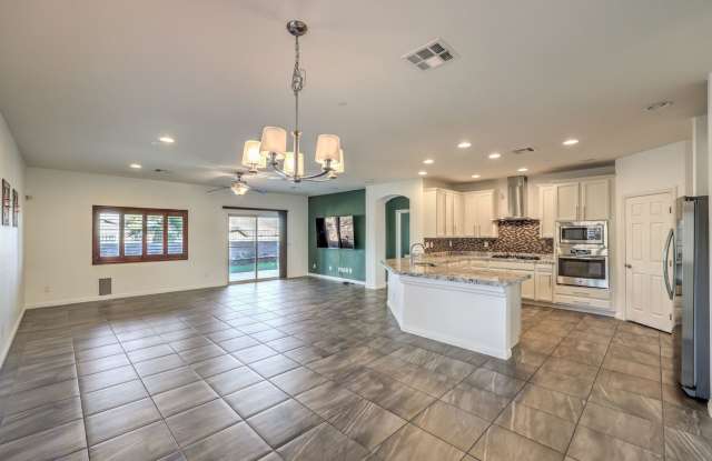Beautiful Henderson Home For Rent. Gallery 4