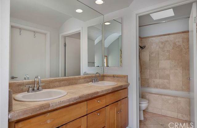 3946 Carpenter Avenue photos photos