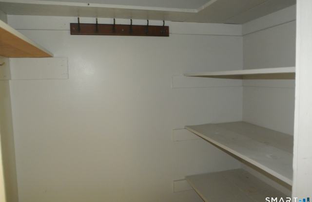 549 Howe Avenue Gallery 4